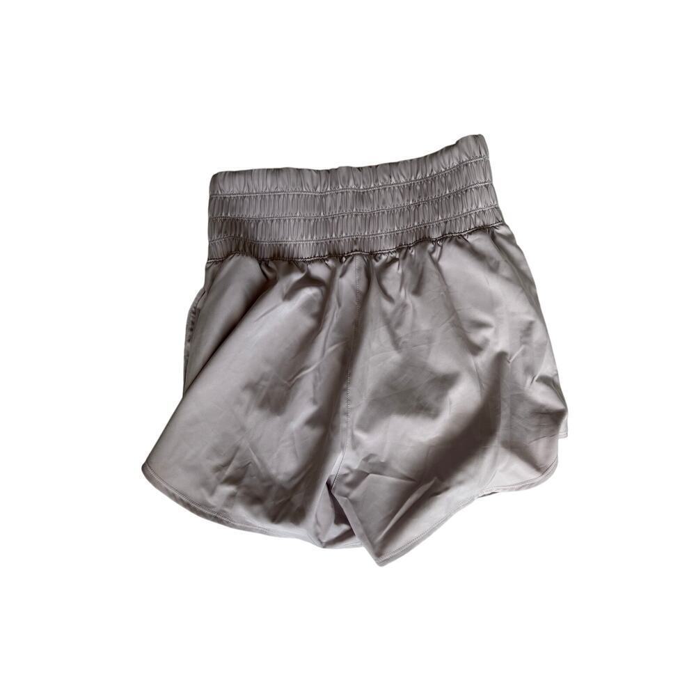 Nike One Dri-Fit Ultra High Waisted 3” Brief Lined Shorts in Violet Ore, size S - Picture 4 of 7